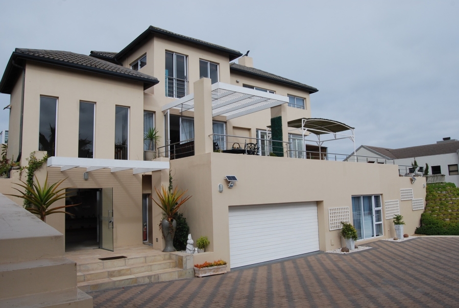 5 Bedroom Property for Sale in Country Club Western Cape